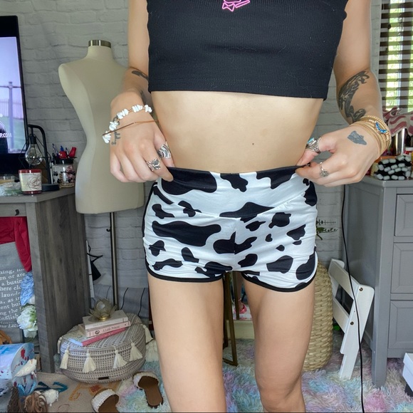 NEW 🐮 Print Shorts - Picture 9 of 10